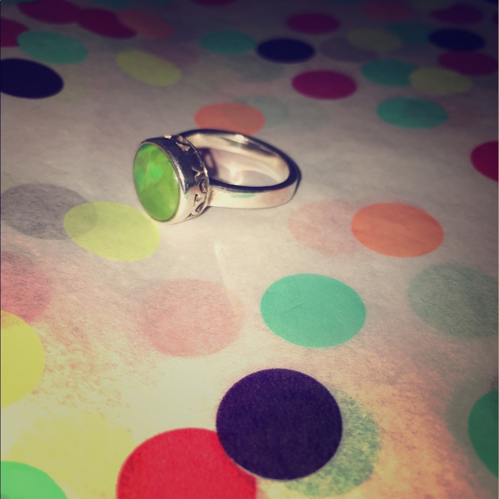 Green Turquoise & Sterling Silver Ring - Picture 2 of 3